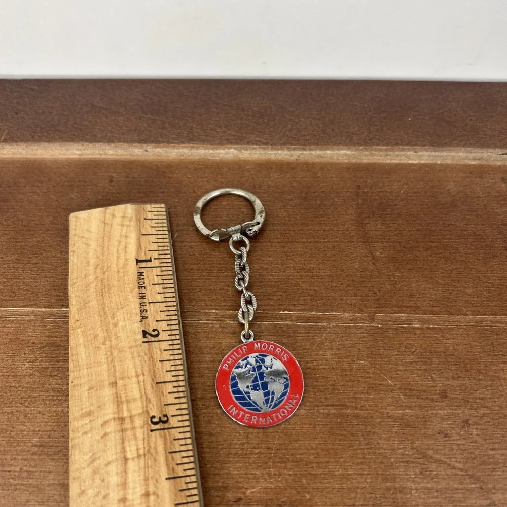 Philip Morris International Keychain‎ Vintage Metal Globe Logo Tobacco Promo